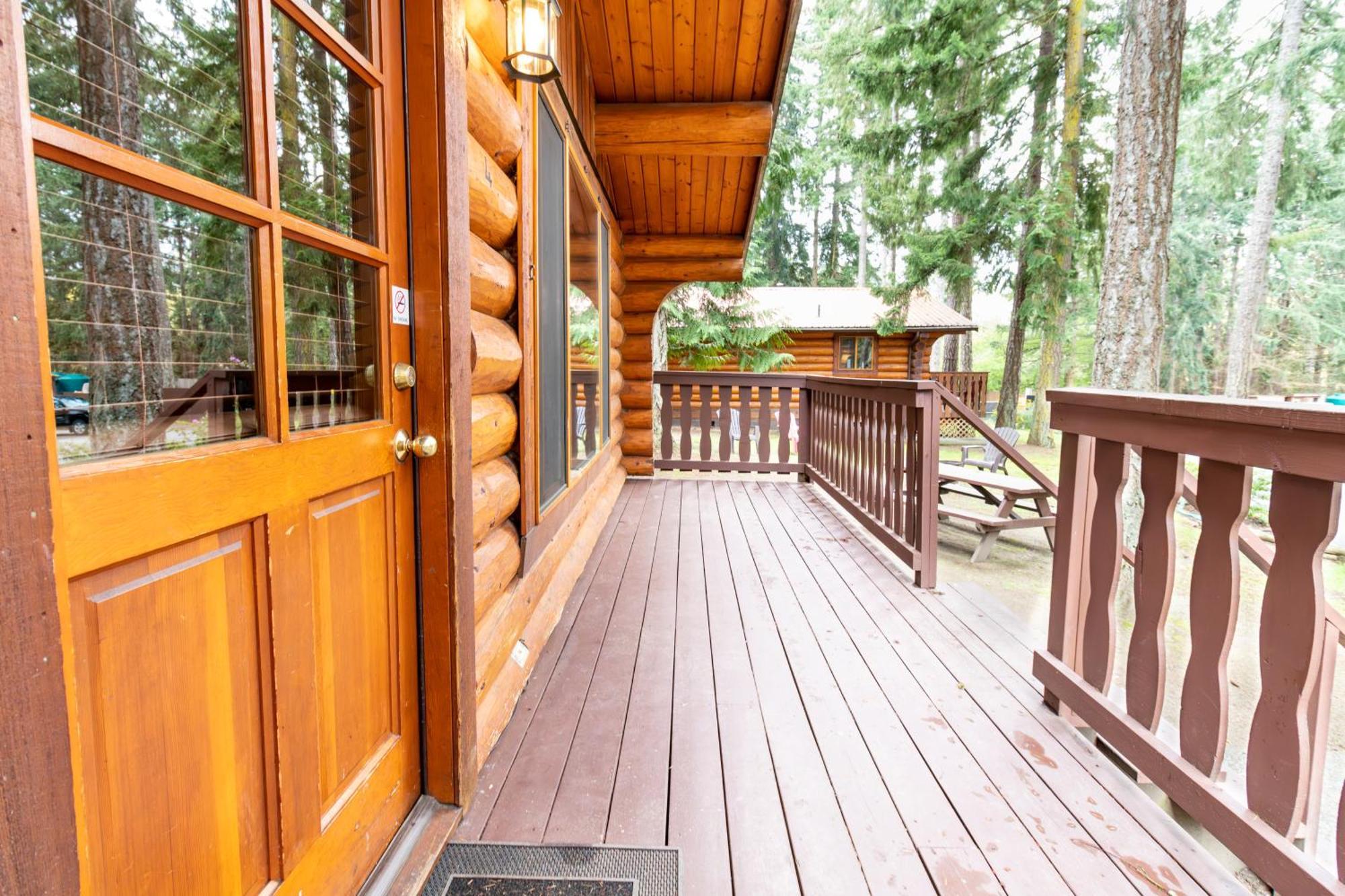 Riverbend Cottage & Rv Resort Parksville Exterior photo