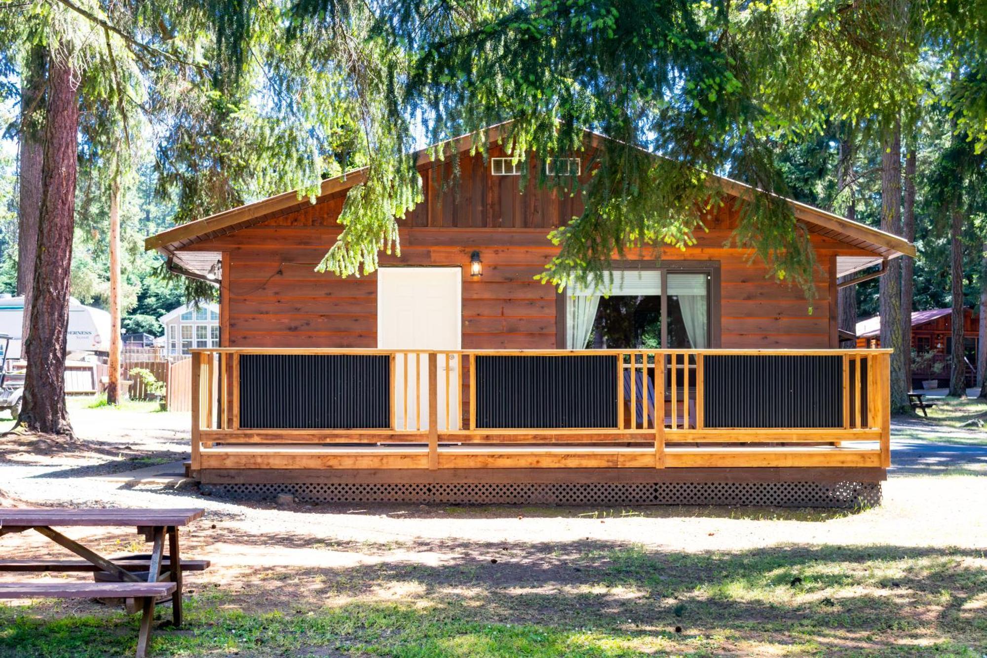 Riverbend Cottage & Rv Resort Parksville Exterior photo